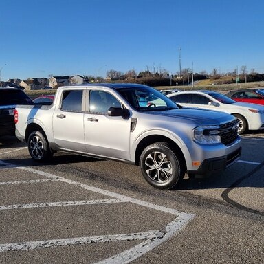 I found a water bottle that fits in the Maverick's door really well   MaverickTruckClub - 2022+ Ford Maverick Pickup Forum, News, Owners,  Discussions