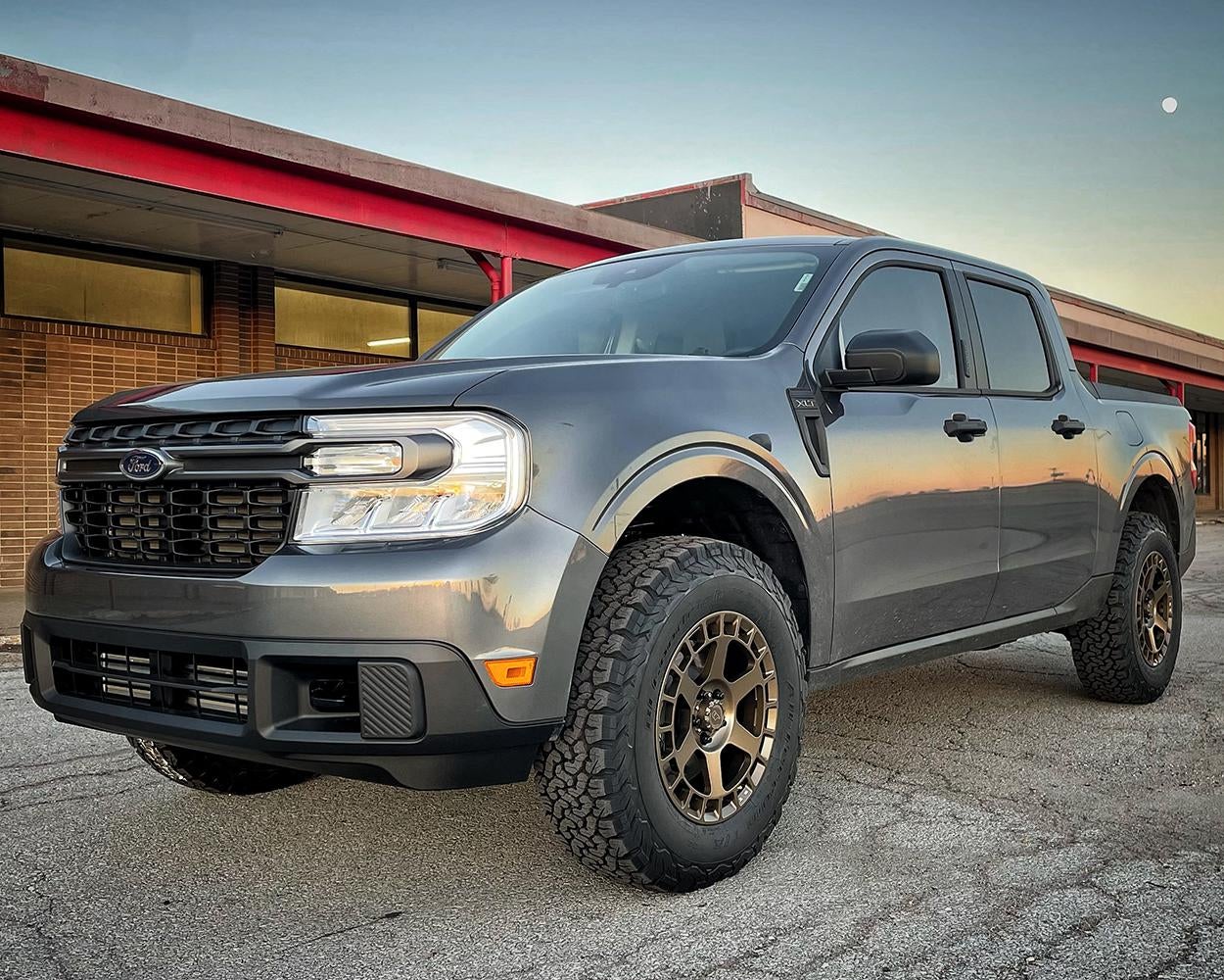 Maverick XLT on 2 Fordrangerlifts Lift Kit + VR Forged D14 Satin