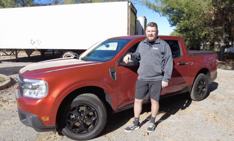 Spotted: rare Pepto Pink Mavs  MaverickTruckClub - 2022+ Ford