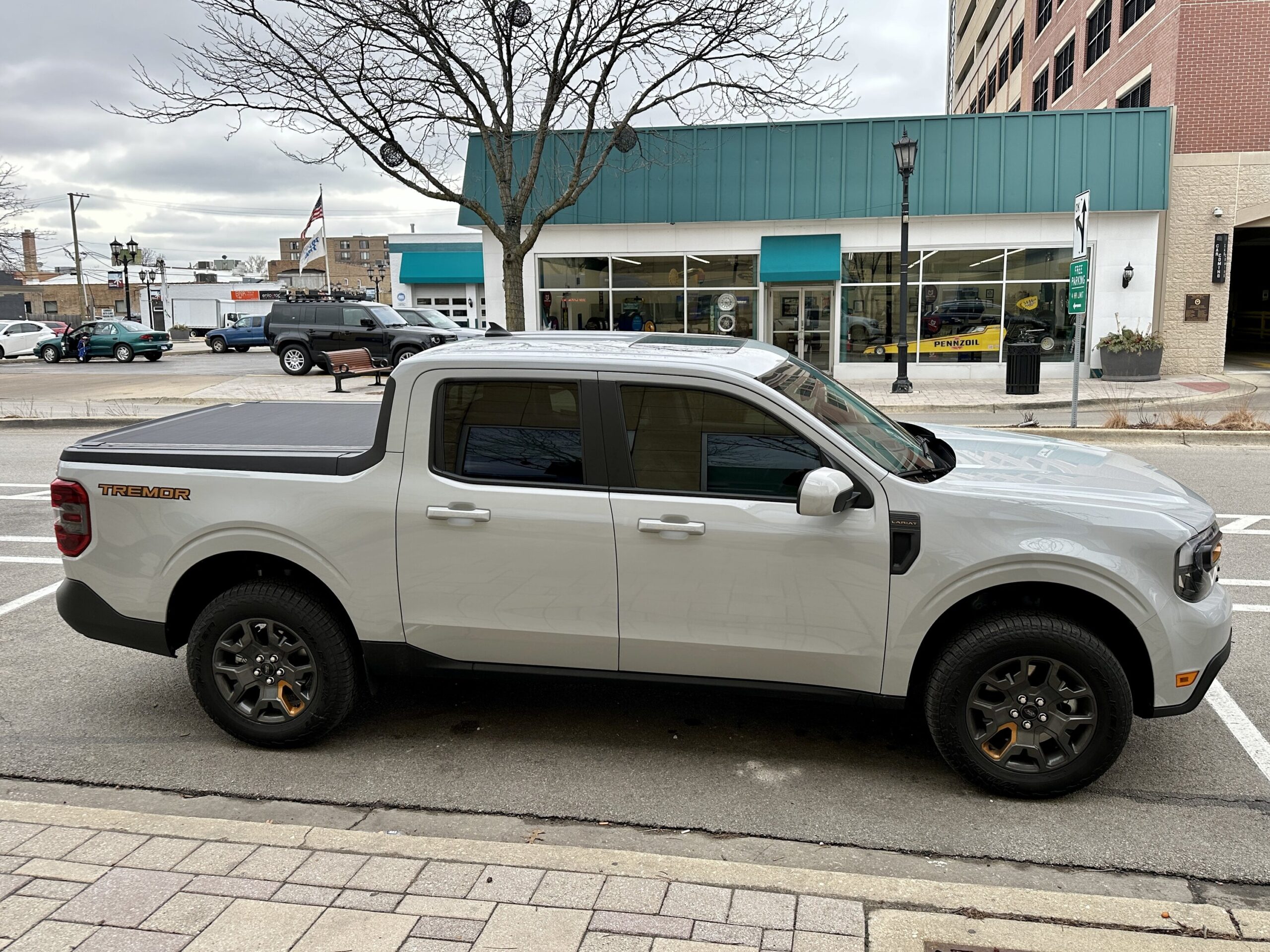 PICS 2023 Maverick Tremor Lariat Lux Avalanche Gray Tinted Windows