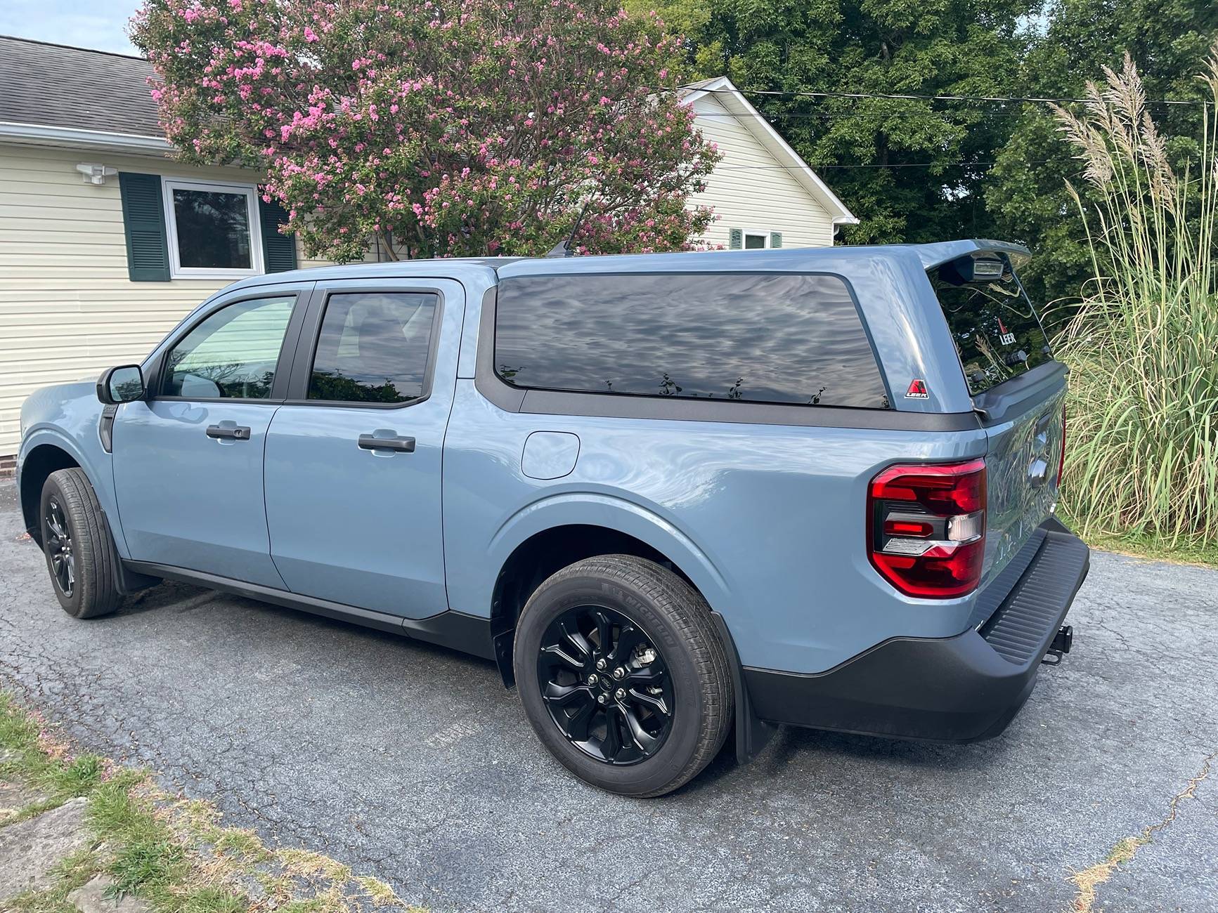 Leer 100XQ Sport Truck Cap installed on 2024 Maverick AWDXLT Azure Gray ...